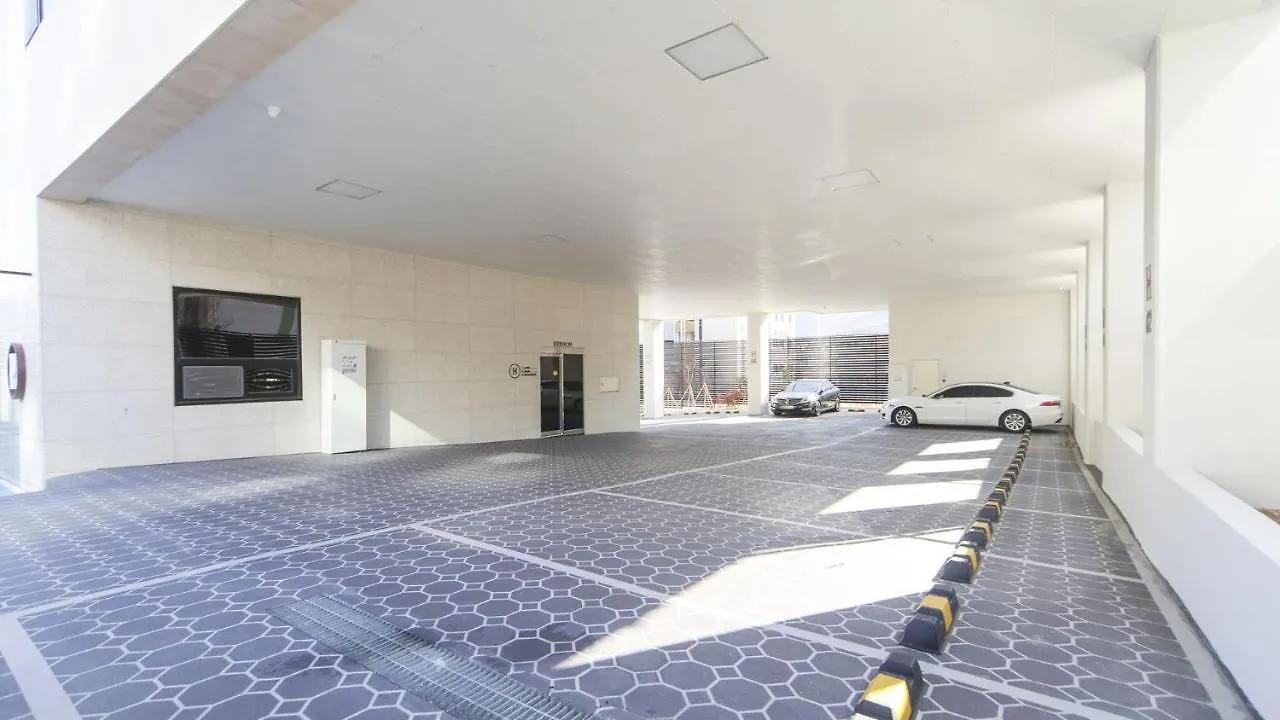 Hermon Hotel Gimhae 3*,